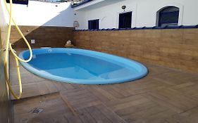 0005.04 - Maranduba - Casa - 3 Dorm - 14 Pess - 3 Quadras Do Mar - Piscina Coletiva - WIFI - Ar Condicionado